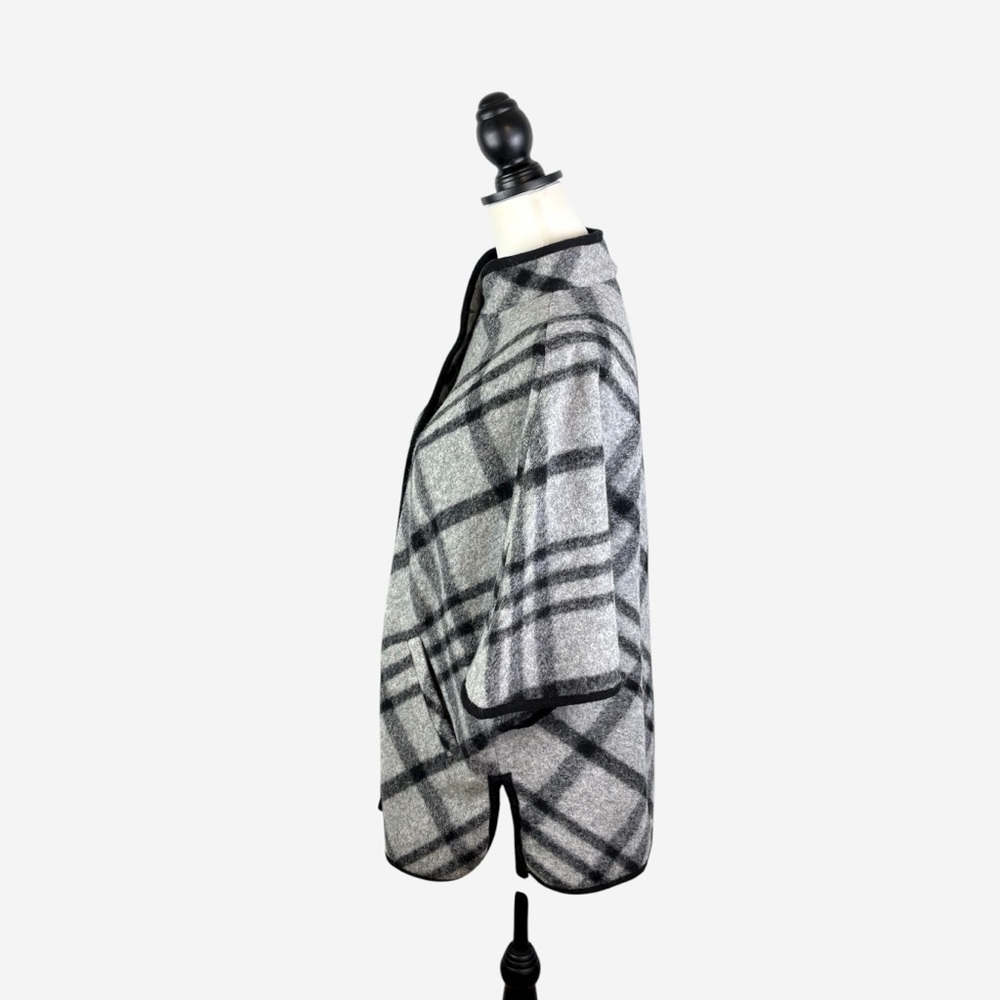 Talbots Wool Blend Gray Plaid Button Up Cape Poncho Coat XS Oversized - Picture 5 of 12